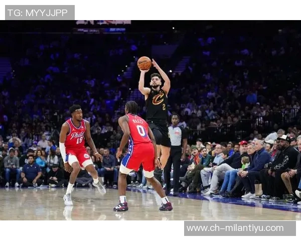 乔治半场表现稳定9投4中三分球命中率高达60贡献11分6篮板3助攻